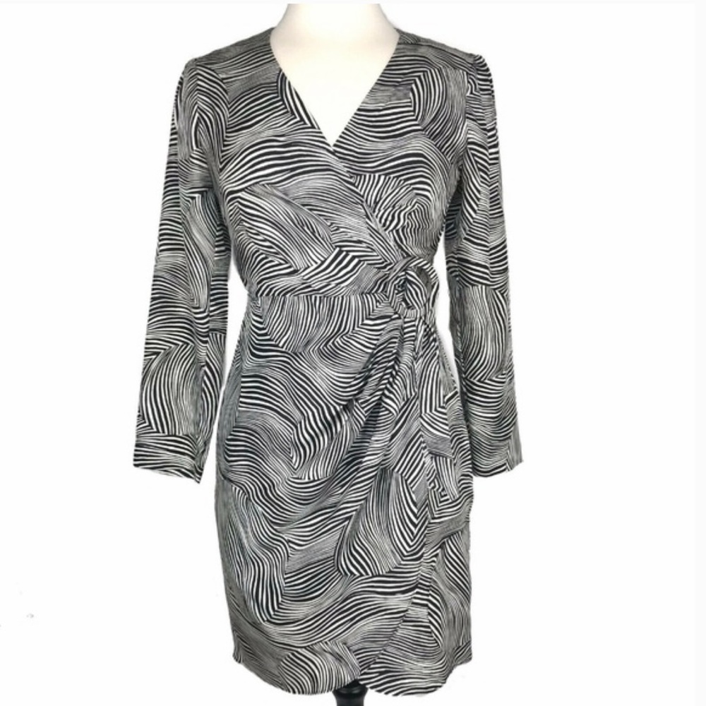 Trina Turk Womens Black White Faux Wrap 100% Silk Retro Print Size 4 Y2K